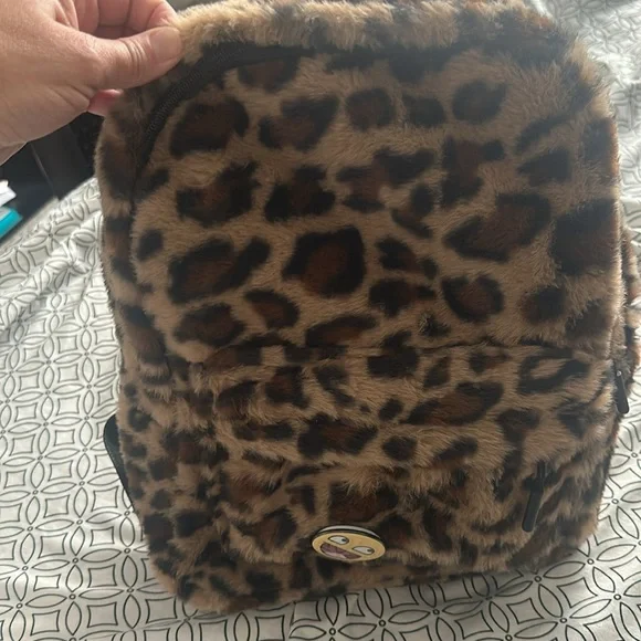 Backpack - Picture 4 of 4